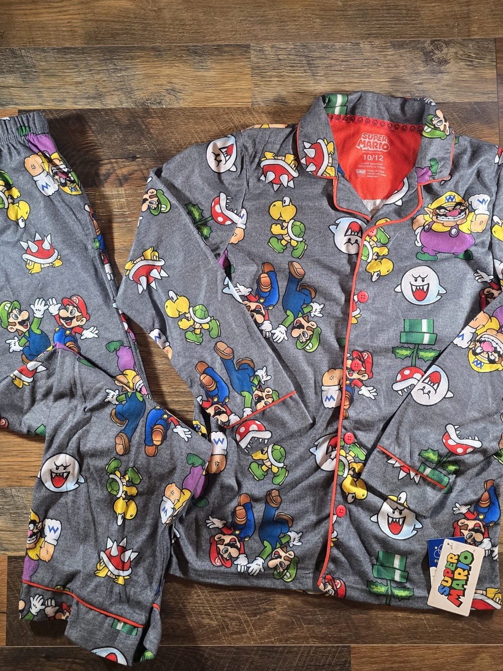 Nintendo Super Mario Orange Red Kids Sweater - Size 10/12